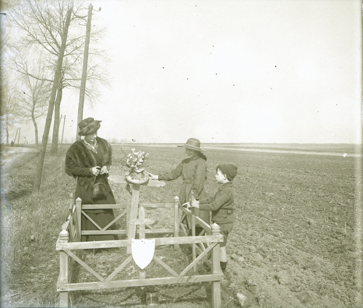 Box 03 Image 01.jpg
